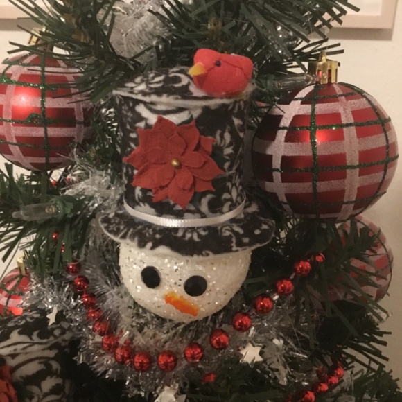 New Handcrafted 24 inch Snowman Christmas Tree - Picture 6 of 6